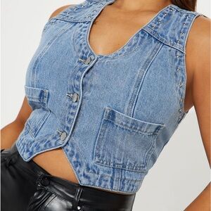 BNWT! Medium wash studded denim vest XL